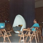 Luciano Capponi durante la regia della trasmissione televisiva Incredibile, RaiDue 1988