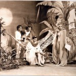 Jenni Tamburi, Leo Gullotta, Pino Ammendola, Daniele Aldrovandi in una scena della trasmissione di Luciano Capponi Polvere di Pitone, RaiTre 1983